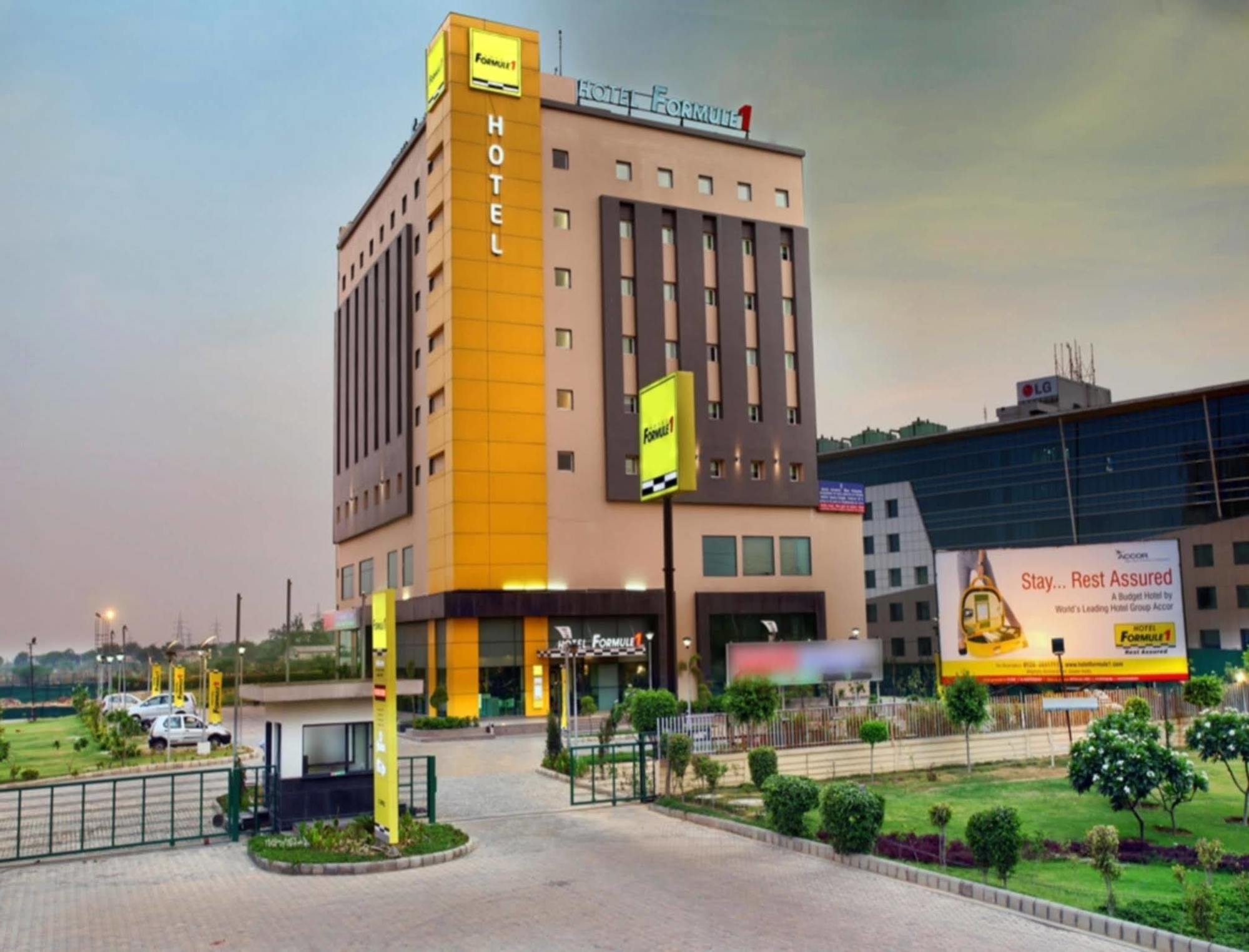 Hotel Caspia Pro Greater Noida Exteriér fotografie
