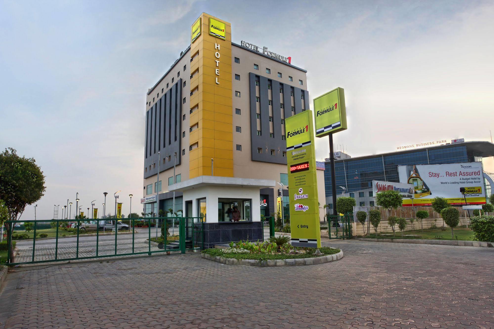 Hotel Caspia Pro Greater Noida Exteriér fotografie