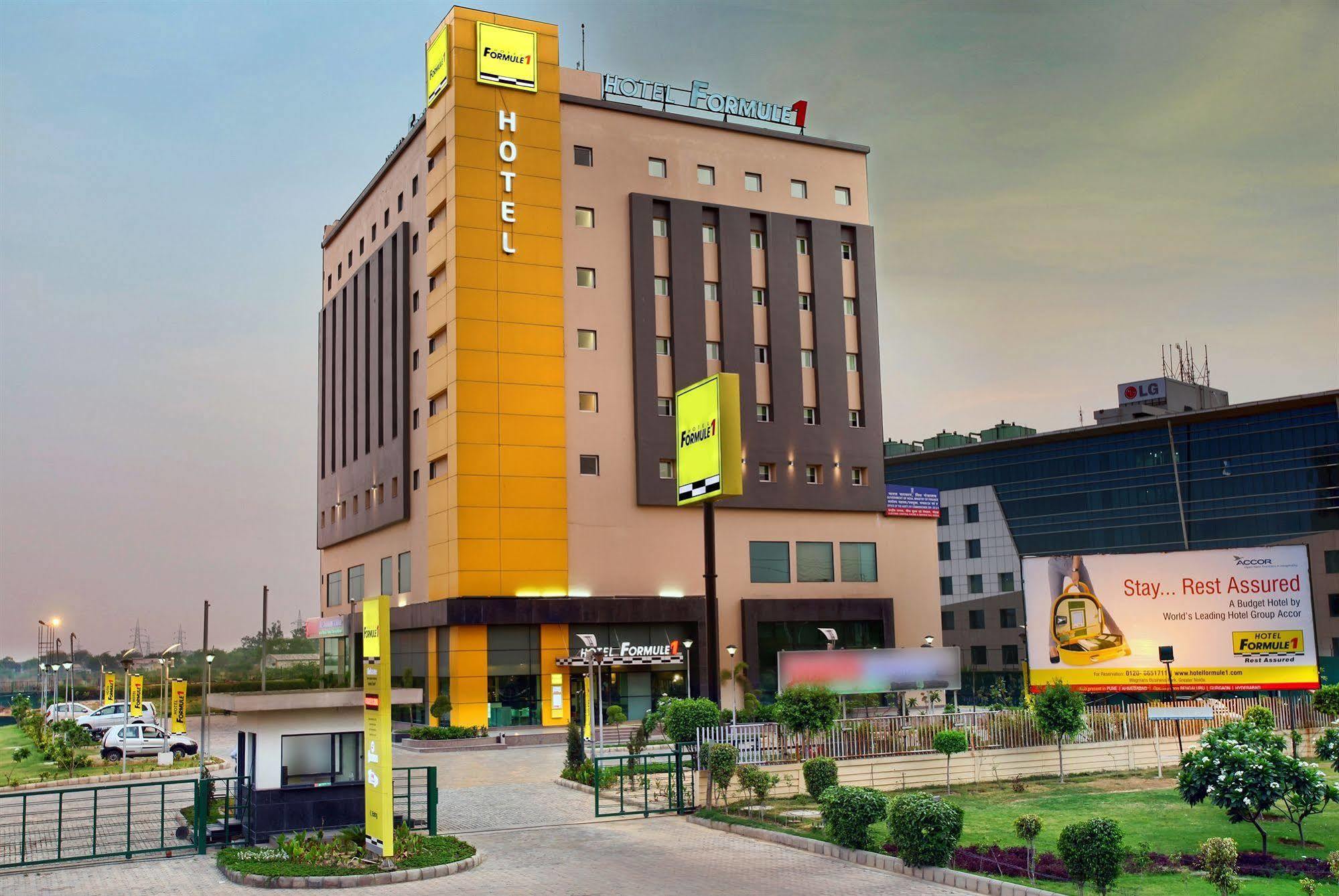 Hotel Caspia Pro Greater Noida Exteriér fotografie